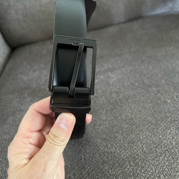 Perry Ellis Men’s Leather, Reversible Belt34/35 - Picture 3 of 6